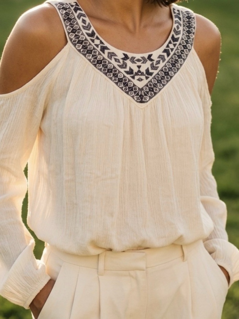 Knox Rose Cream Cold-Shoulder Embroidered V-Neck Tunic